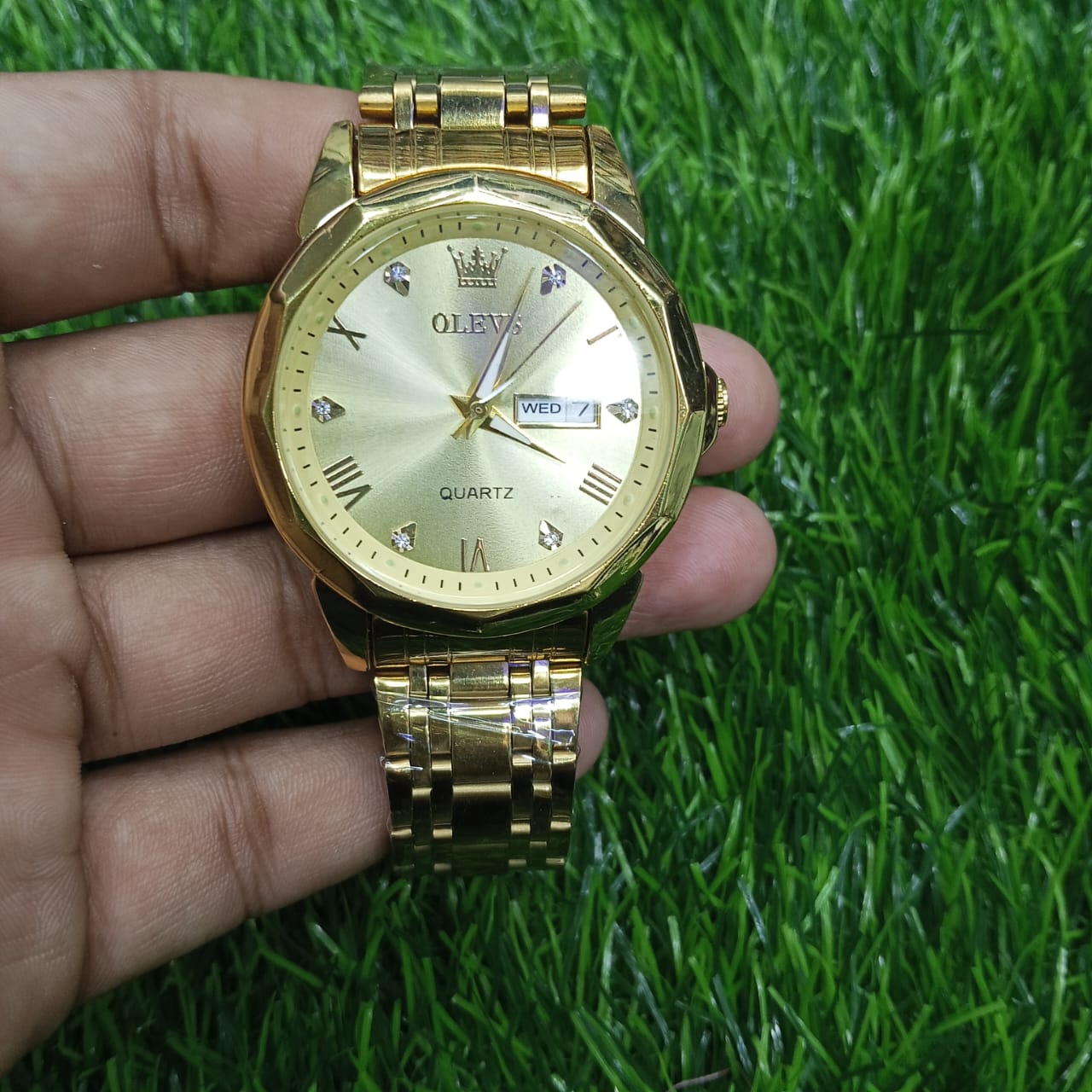 OLEVS 9931G New Exclusive Design Quartz Watch for Men( Full Golden) - Image 2